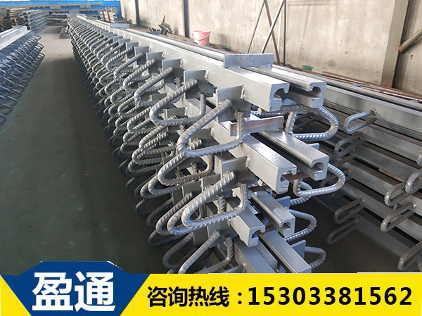 施工中的橋梁伸縮縫在開槽時應注意哪些